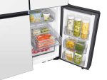 Bespoke 29 cu. ft. 4-Door Flex™ Refrigerator with Beverage Center™ & Customizable Door Panels in White Glass - Image 7