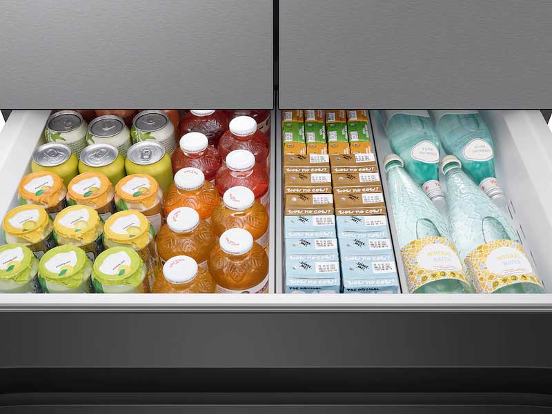 Bespoke 4-Door French Door Refrigerator (29 cu. ft.) with AutoFill Water Pitcher in Stainless Steel - Image 6