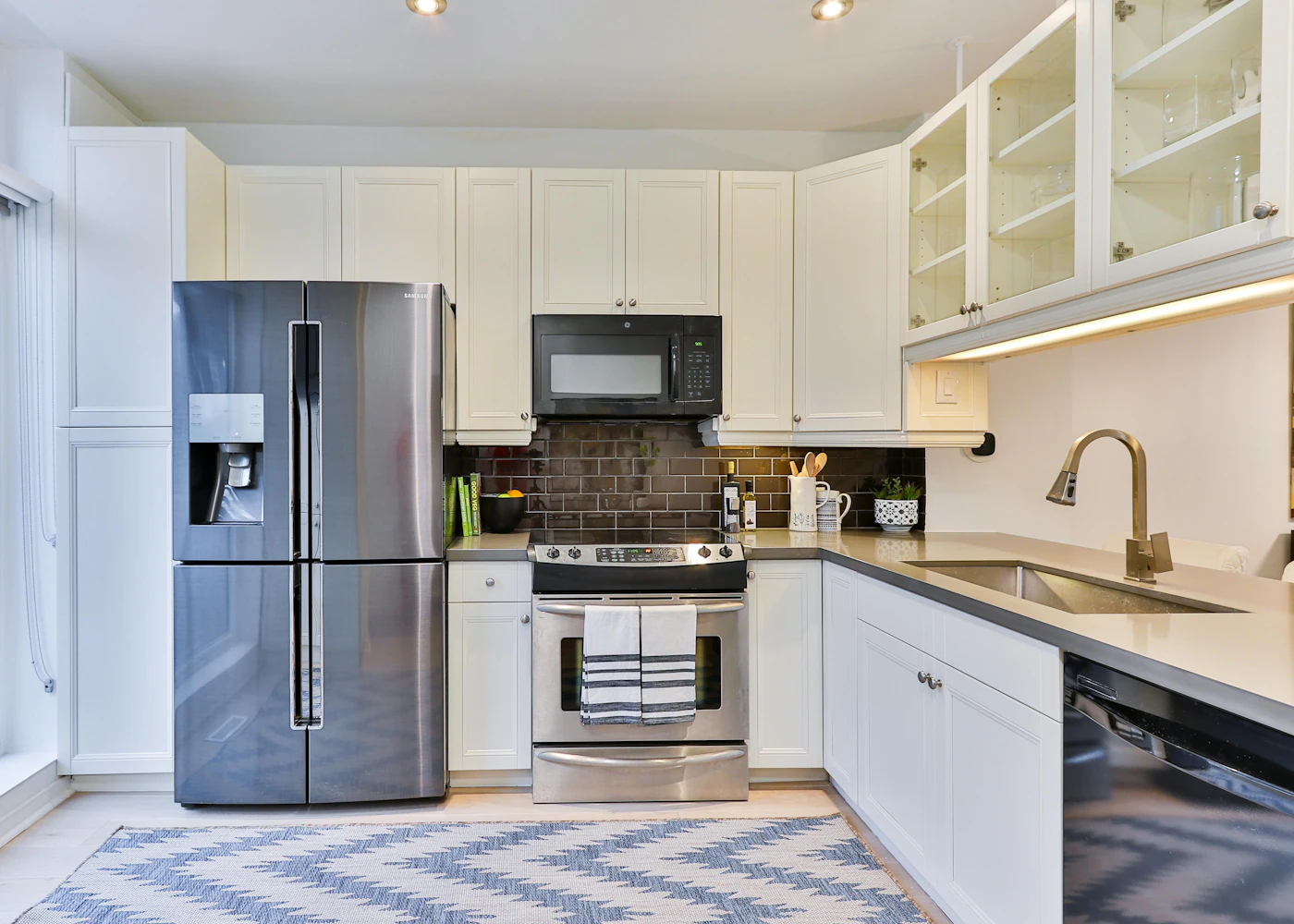Stainless steel French door refrigerator